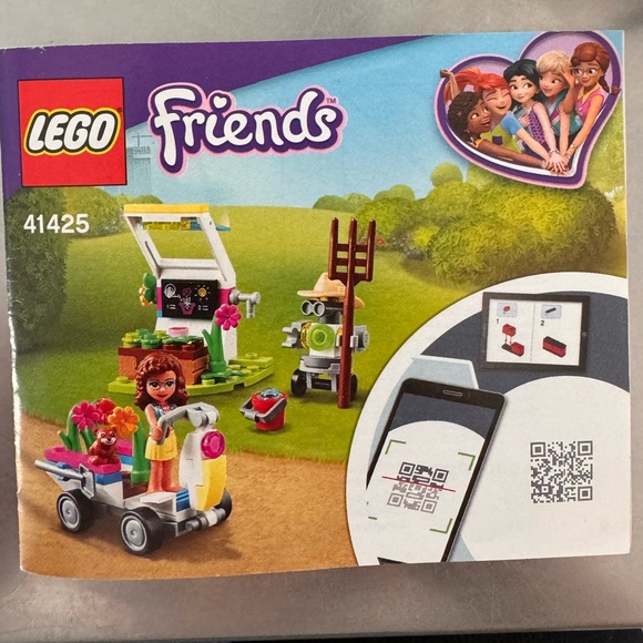 Two used Lego Friends sets. 41389 Ice Cream Cart & 41425 Olivia’s Flower Garden - Picture 10 of 11